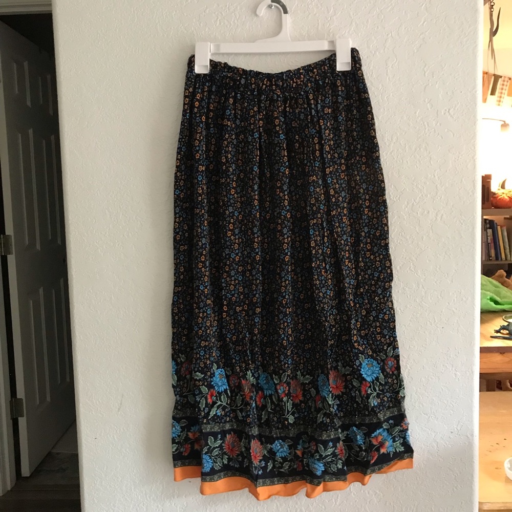 Boho skirt with floral detail